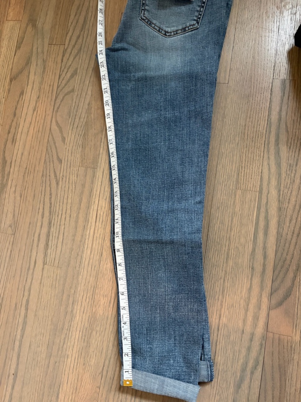 Distressed Light Wash Ankle Jeans - Women - Picture 6 of 6